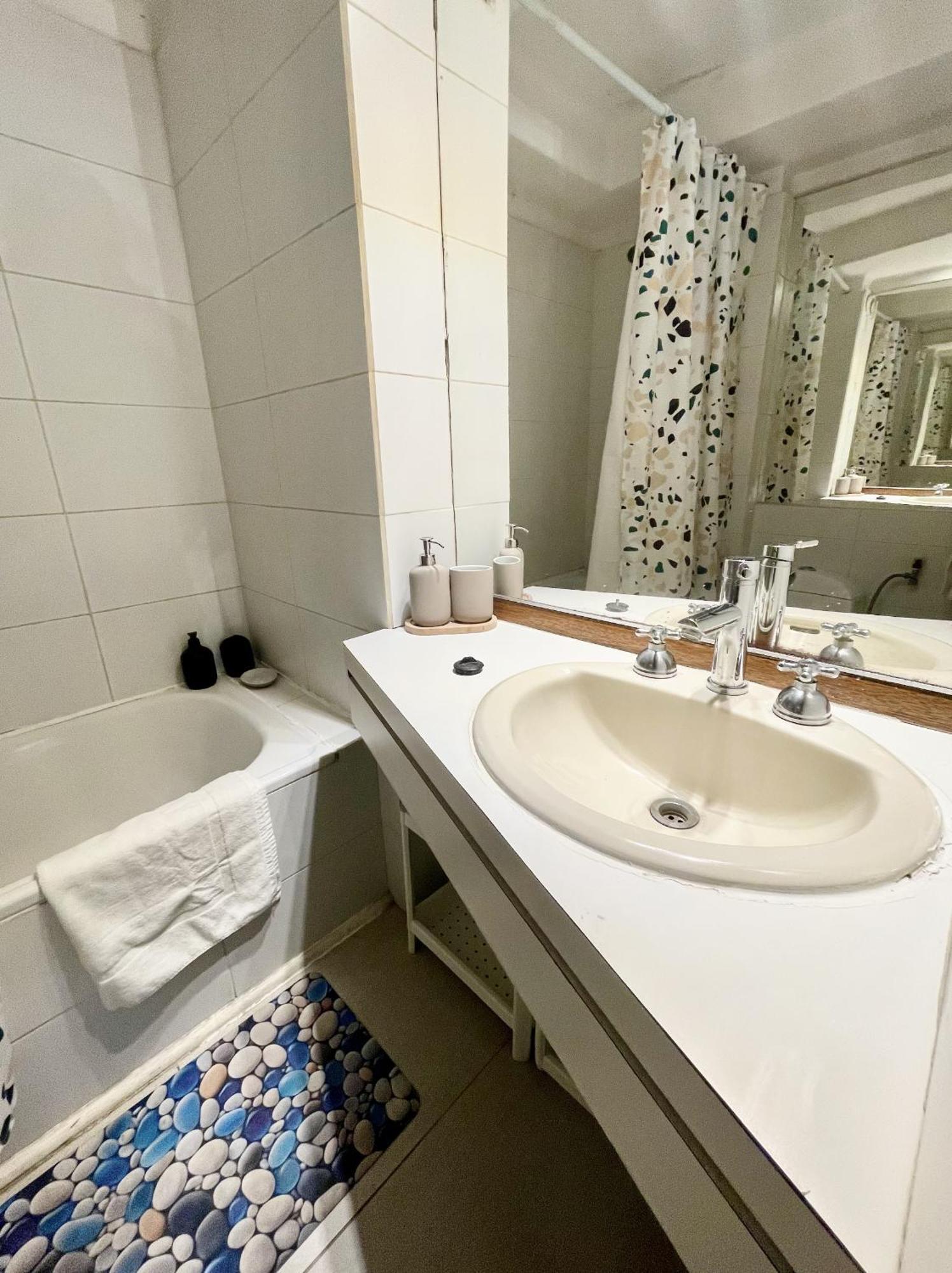 Apartamento Amplio Departamento En Vitacura - Lavadora - Cocina Remodelada